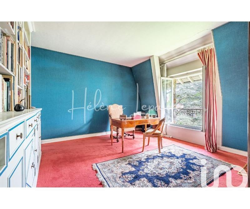 Maison - 240 m² - 10 pièces