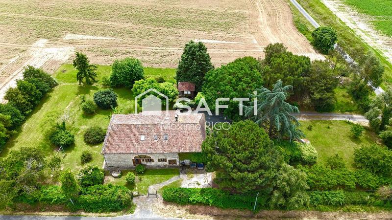 Maison - 239 m² - 8 pièces