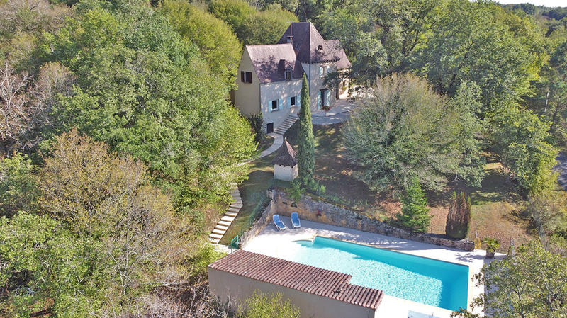 Maison - 213 m² - 10 pièces