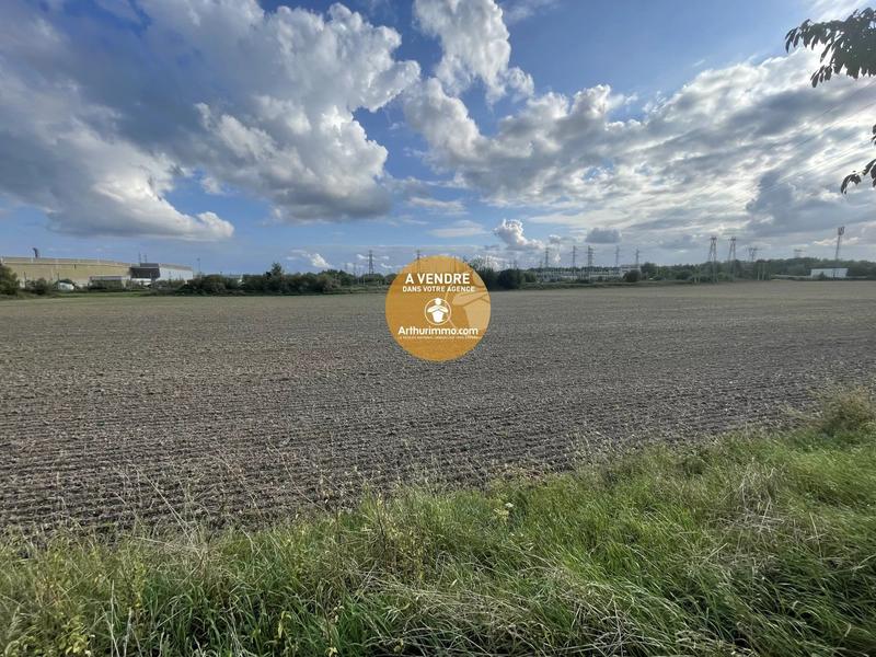 Terrain - 15 872 m²