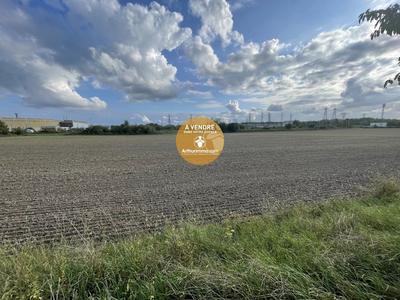 Terrain - 15 872 m²