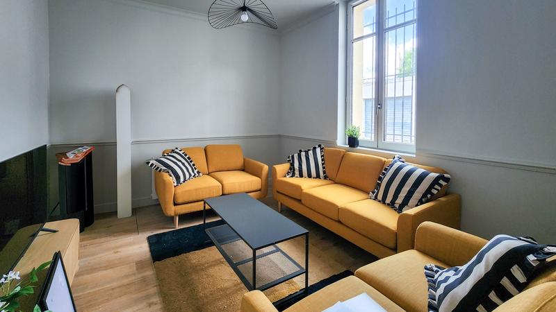 Maison ancienne - 243 m² - 12 pièces