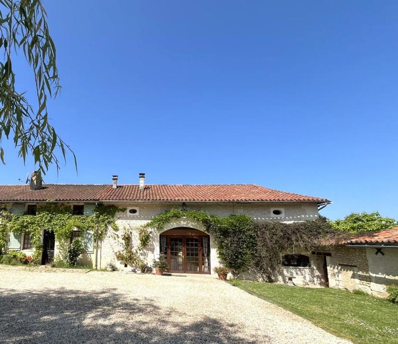 Maison - 295 m² - 10 pièces