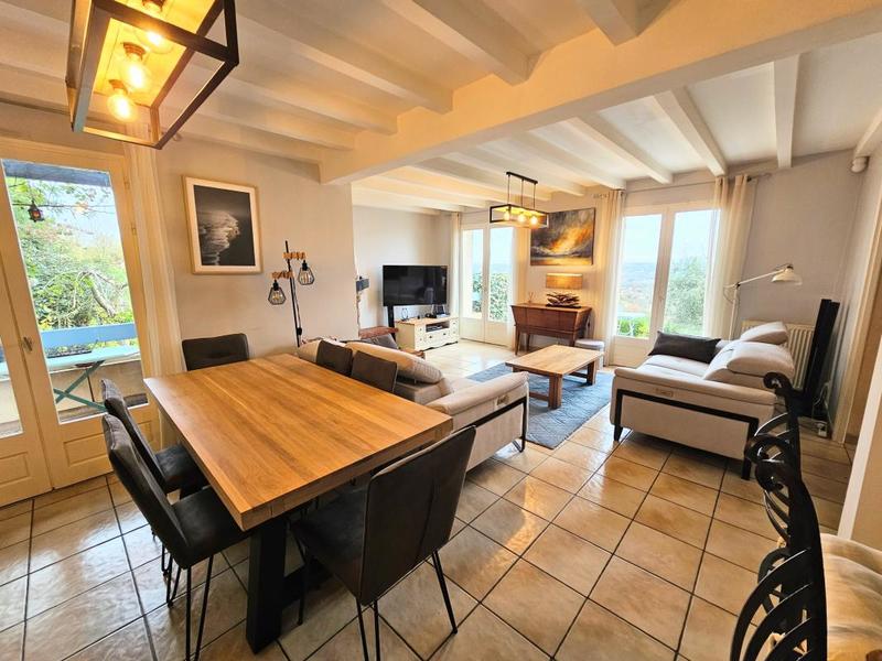 Maison - 160 m² - 6 pièces