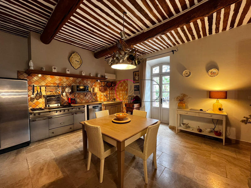 Propriété - 400 m² - 10 pièces