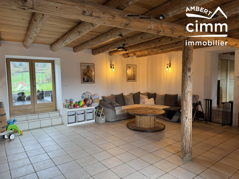 Maison - 177 m² - 9 pièces