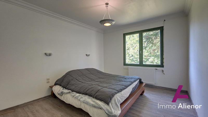 Maison - 215 m² - 9 pièces