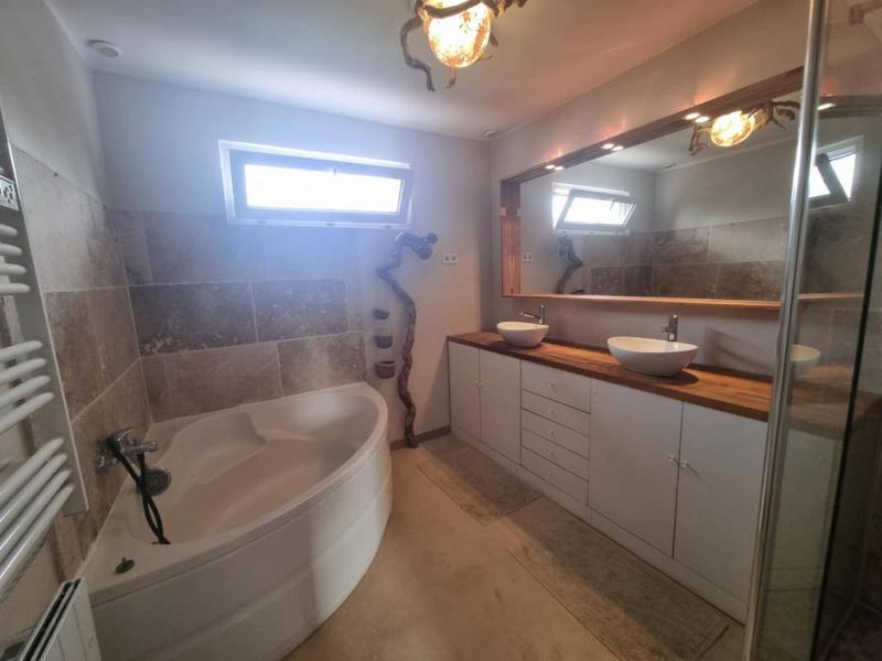 Maison - 140 m² - 7 pièces