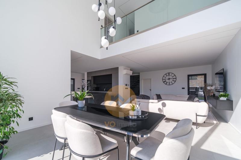 Maison contemporaine - 161 m² - 6 pièces