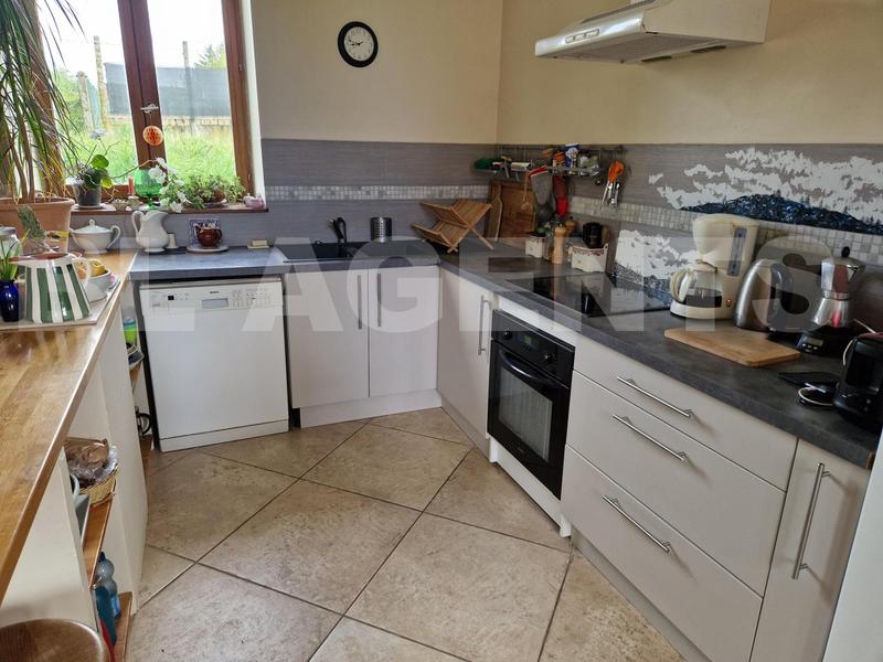 Propriété - 342 m² - 12 pièces