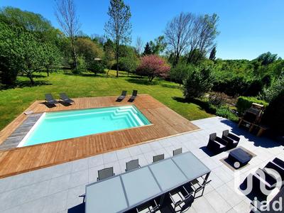 Maison - 218 m² - 8 pièces