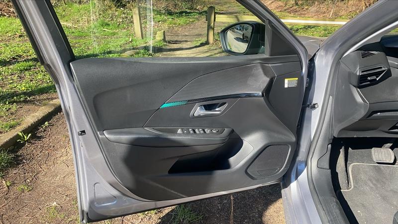 Peugeot 208 1.2 PureTech 100 Eat8 Roadtrip