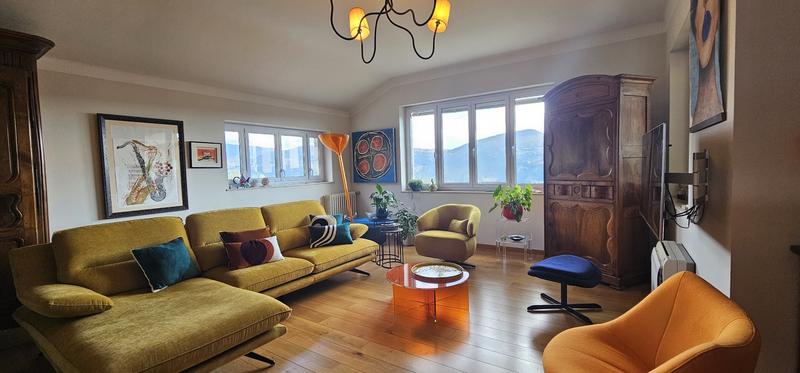 Maison - 210 m² - 10 pièces