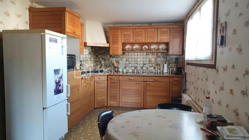 Maison - 180 m² - 7 pièces