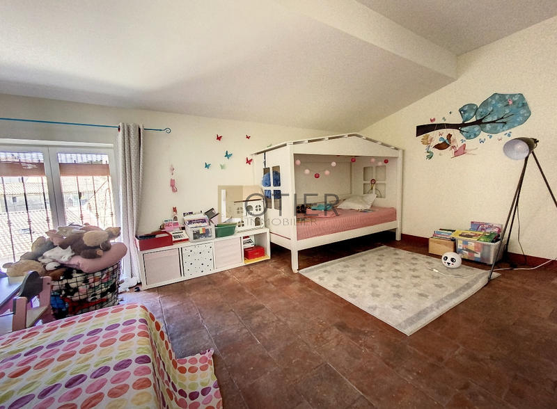 Maison - 207 m² - 8 pièces