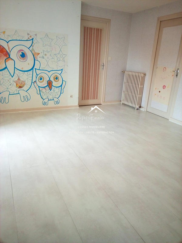 Maison - 260 m² - 6 pièces