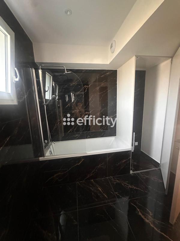 Appartement - 105 m² - 4 pièces