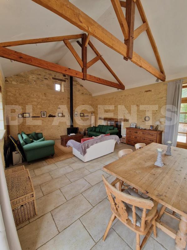 Maison en pierre - 200 m² - 8 pièces