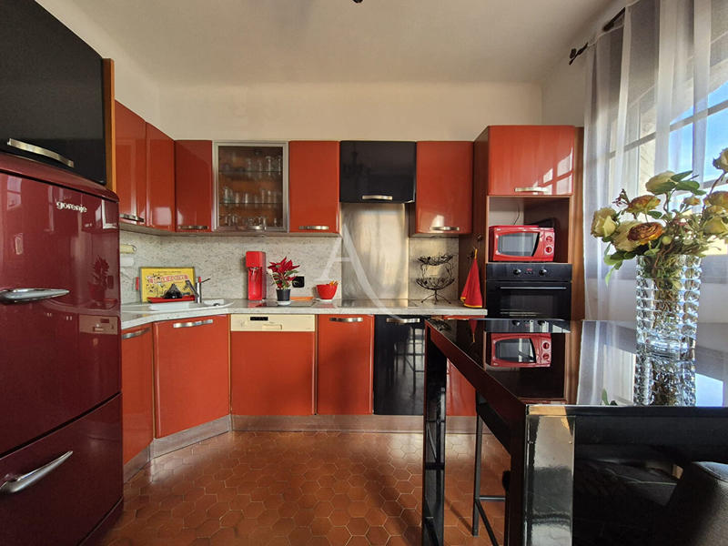 Maison - 340 m² - 14 pièces