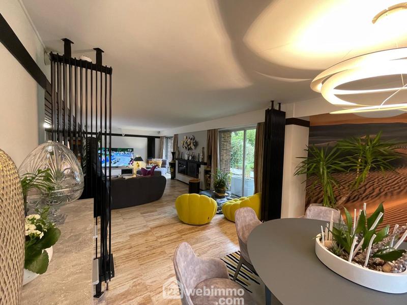 Maison - 308 m² - 6 pièces