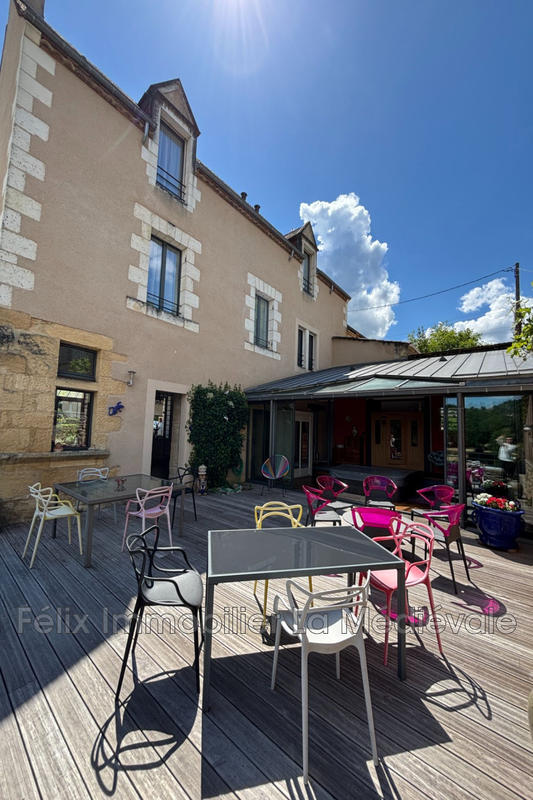 Maison chambre d'hôtes - 380 m² - 10 pièces