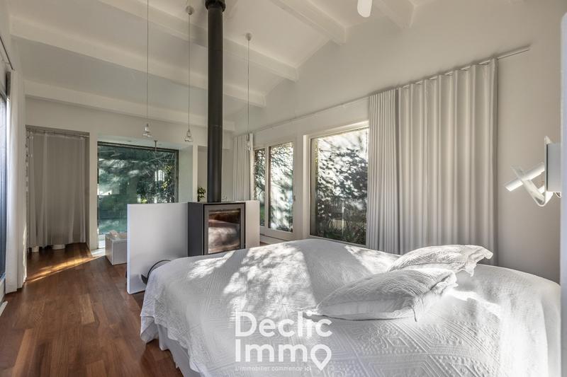 Maison - 280 m² - 8 pièces