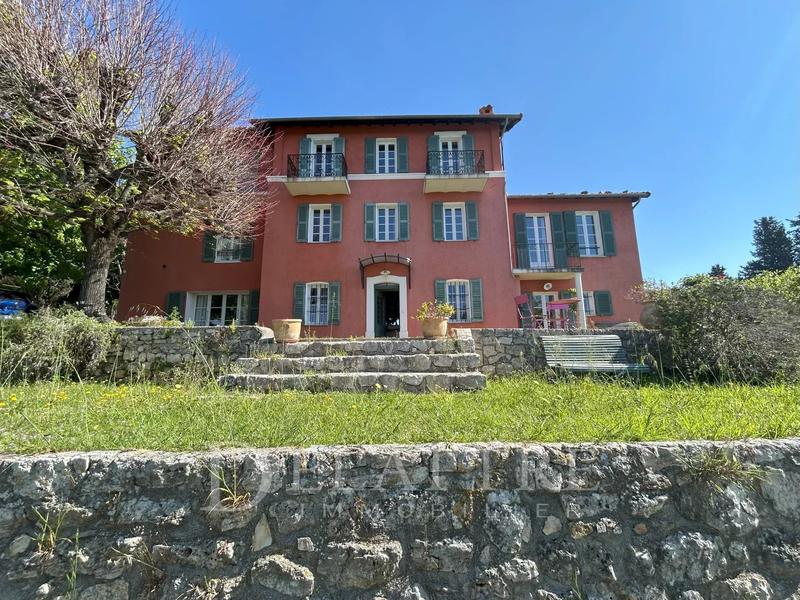 Villa - 250 m² - 9 pièces