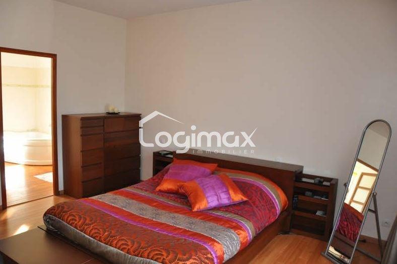 Maison - 230 m² - 6 pièces