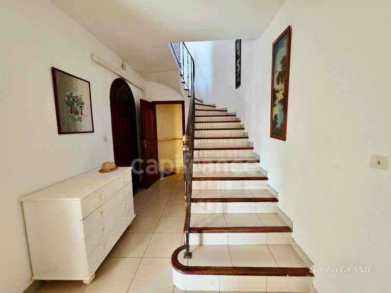 Maison - 353 m² - 10 pièces