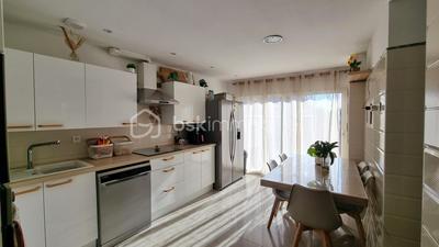 Maison - 93 m² - 4 pièces