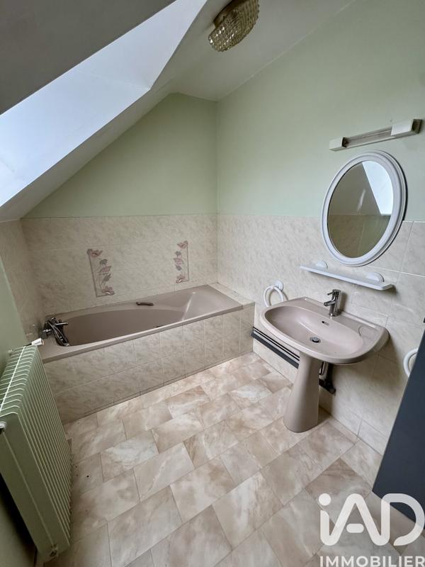 Maison - 219 m² - 14 pièces