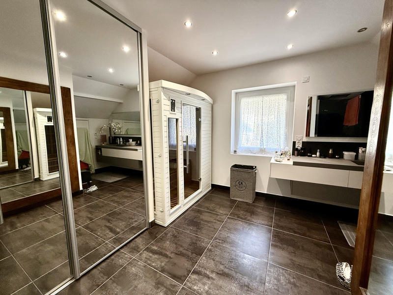 Villa - 238 m² - 8 pièces