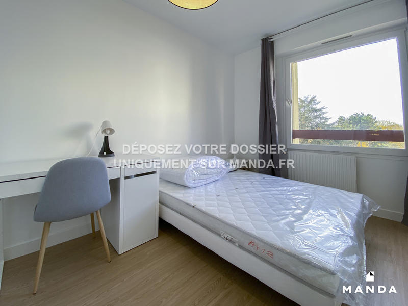 Chambre - 10 m² - 6 pièces