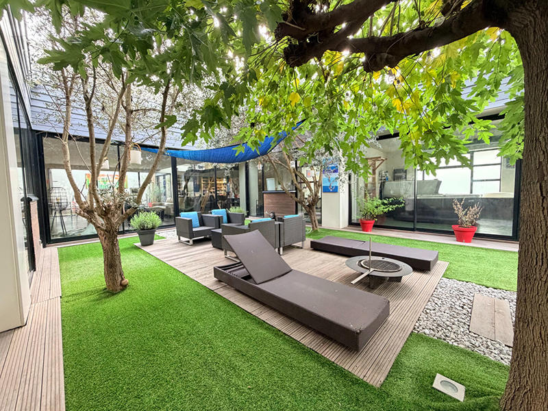 Loft - 397 m² - 6 pièces