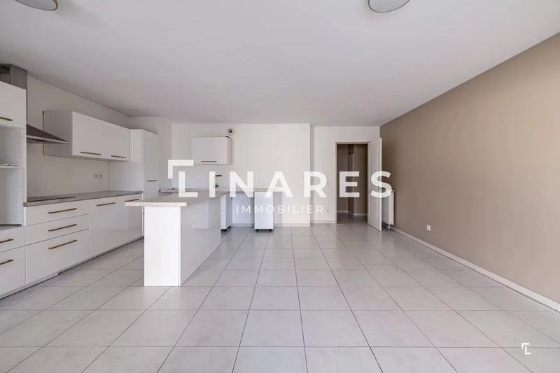 Appartement - 92 m² - 4 pièces