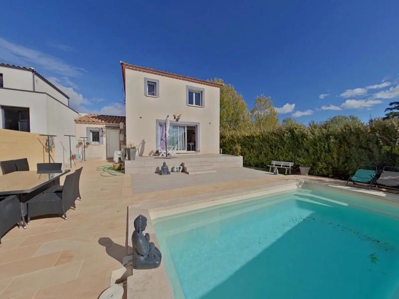 Maison - 95 m² - 4 pièces