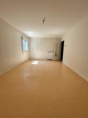 Appartement ancien - 69 m² - 3 pièces