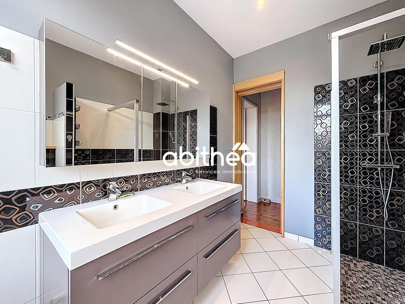 Maison - 182 m² - 6 pièces