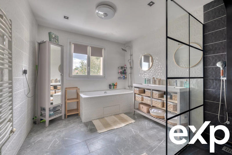 Maison - 162 m² - 7 pièces