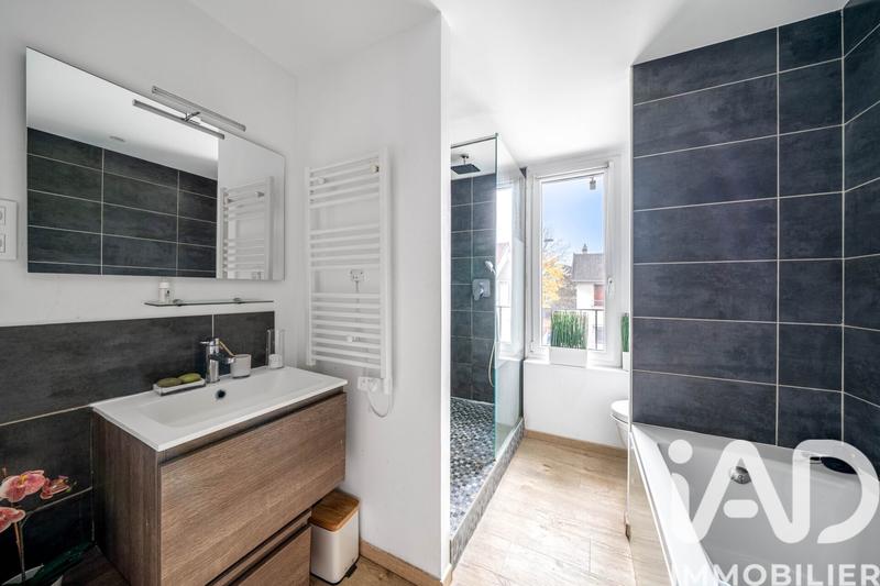 Maison - 214 m² - 7 pièces