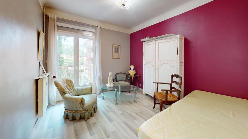 Appartement - 80 m² - 4 pièces