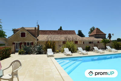 Maison - 780 m² - 18 pièces