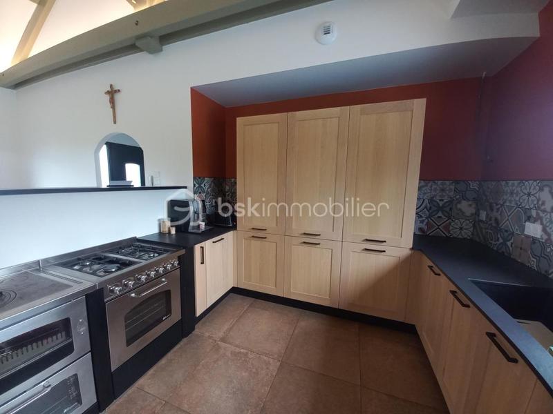 Maison traditionnelle - 220 m² - 8 pièces