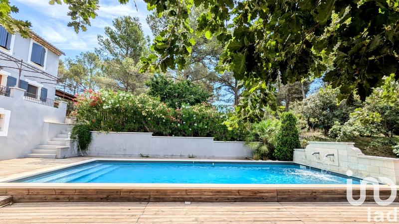 Maison - 255 m² - 10 pièces