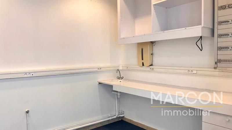 Local commercial - 124 m² - 6 pièces