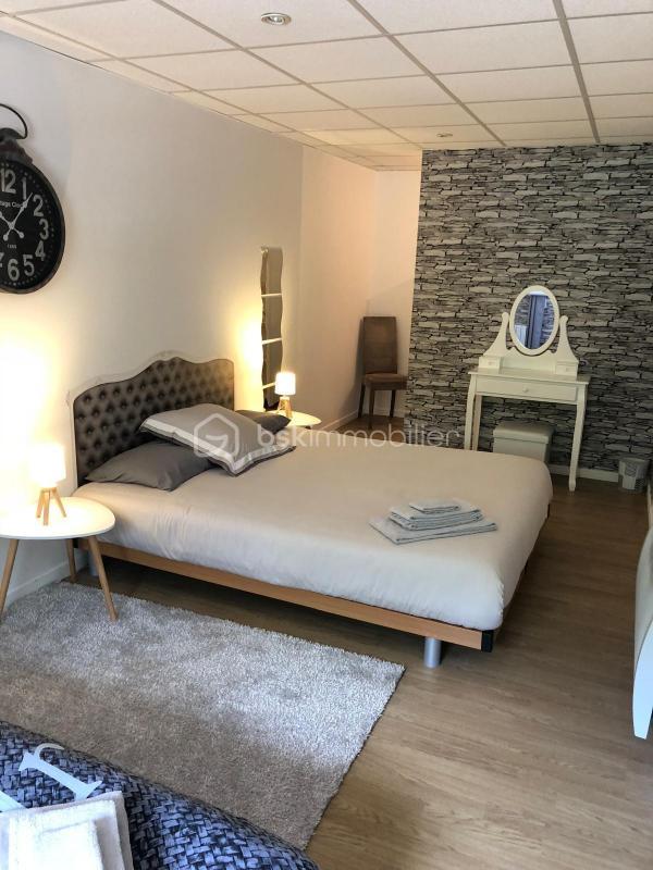 Maison traditionnelle - 218 m² - 6 pièces