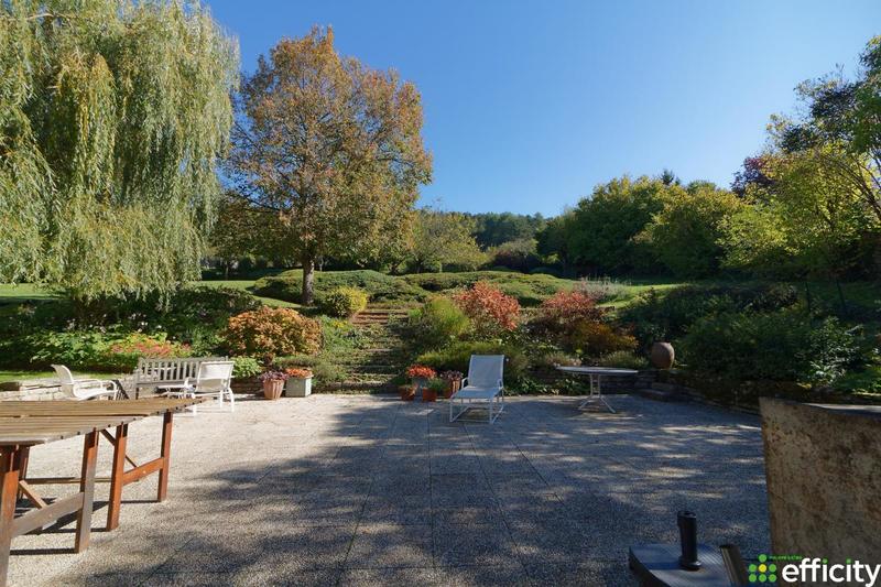 Maison - 290 m² - 11 pièces