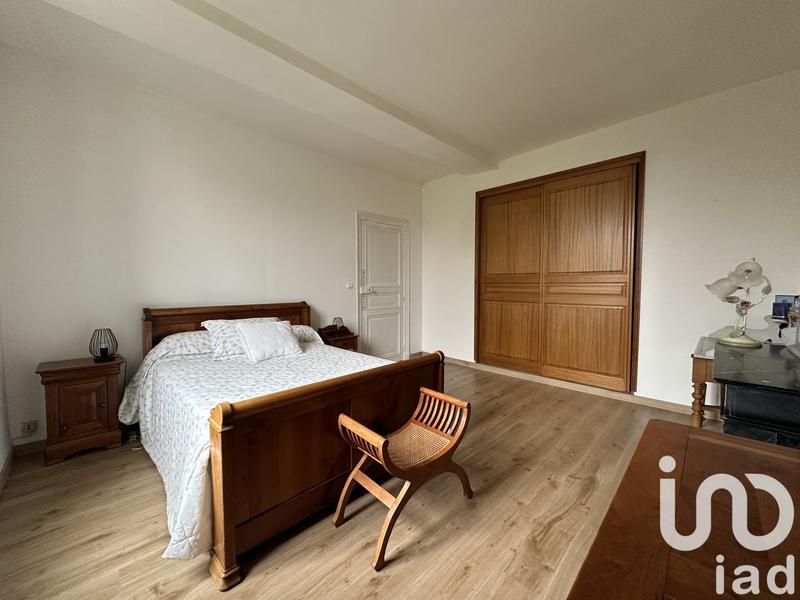 Maison - 202 m² - 6 pièces