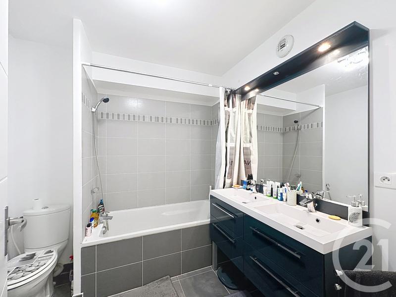 Appartement - 98 m² - 4 pièces