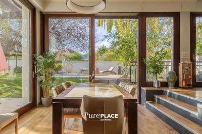 Maison d'architecte - 250 m² - 8 pièces